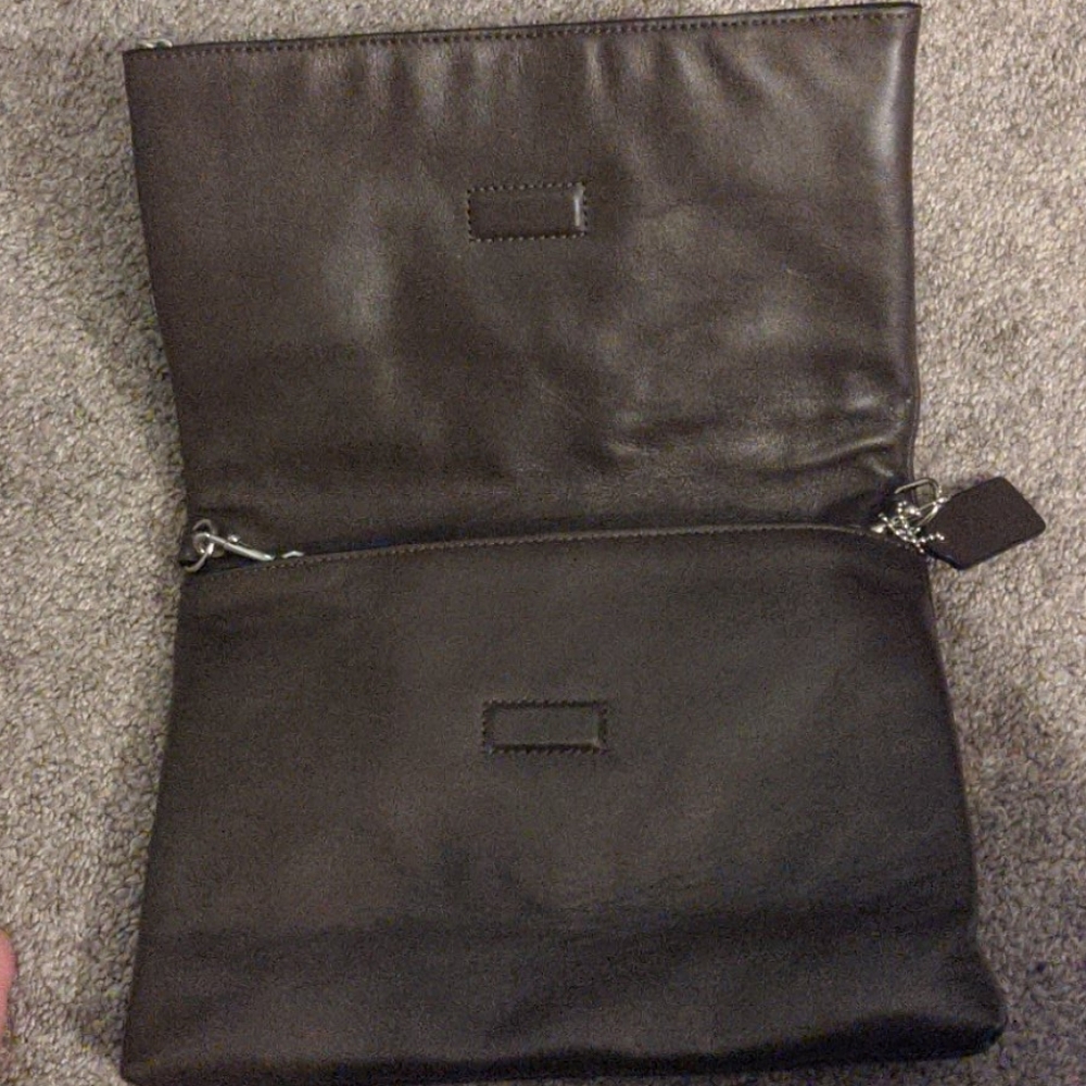 Clutch - Picture 3 of 3